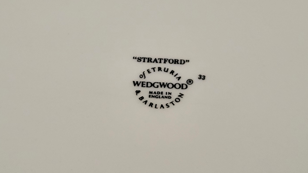 Wedgwood Stratford serveerschaal ovaal 30 x 23 cm