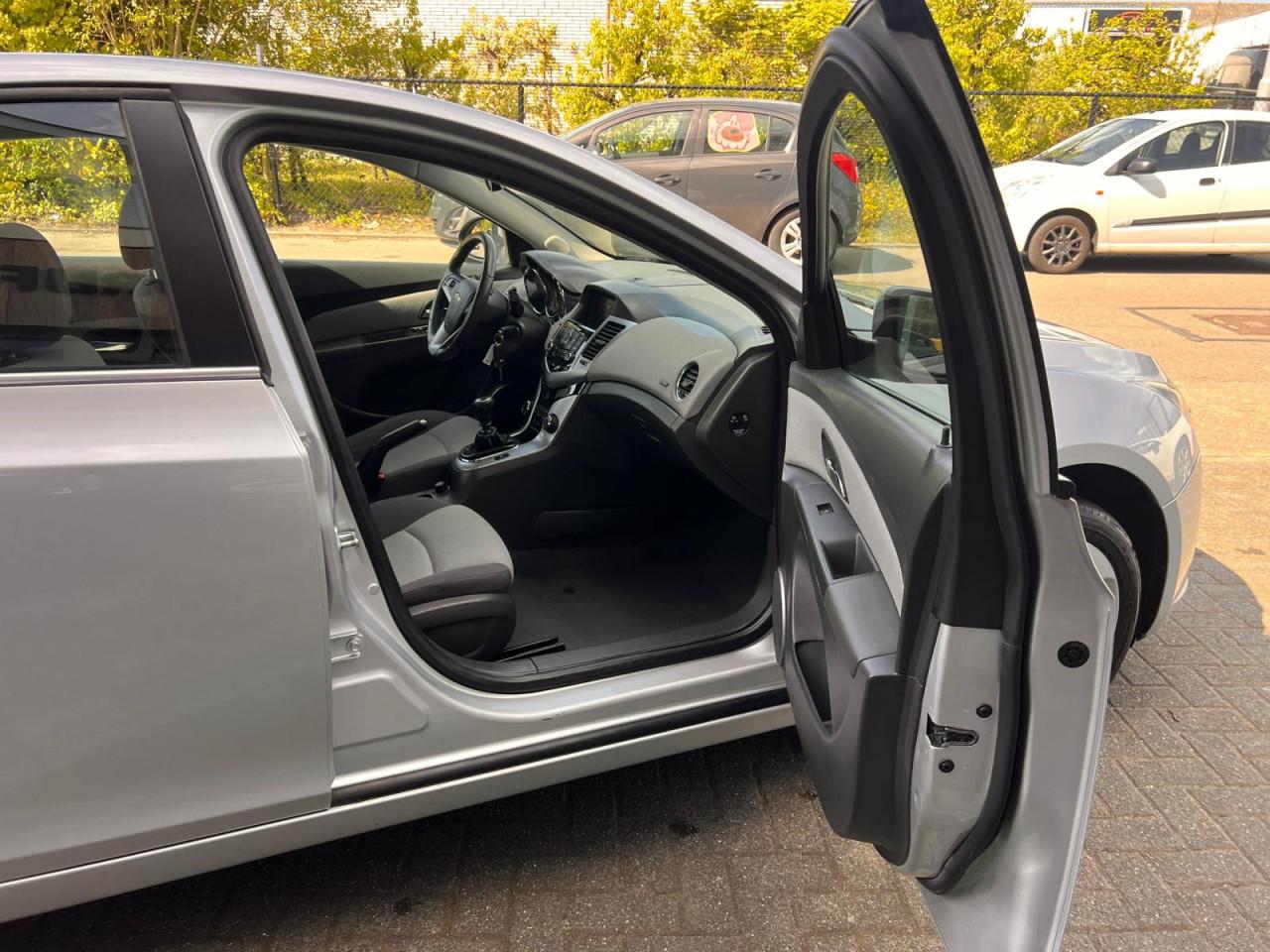 Chevrolet Cruze 1.8 LT