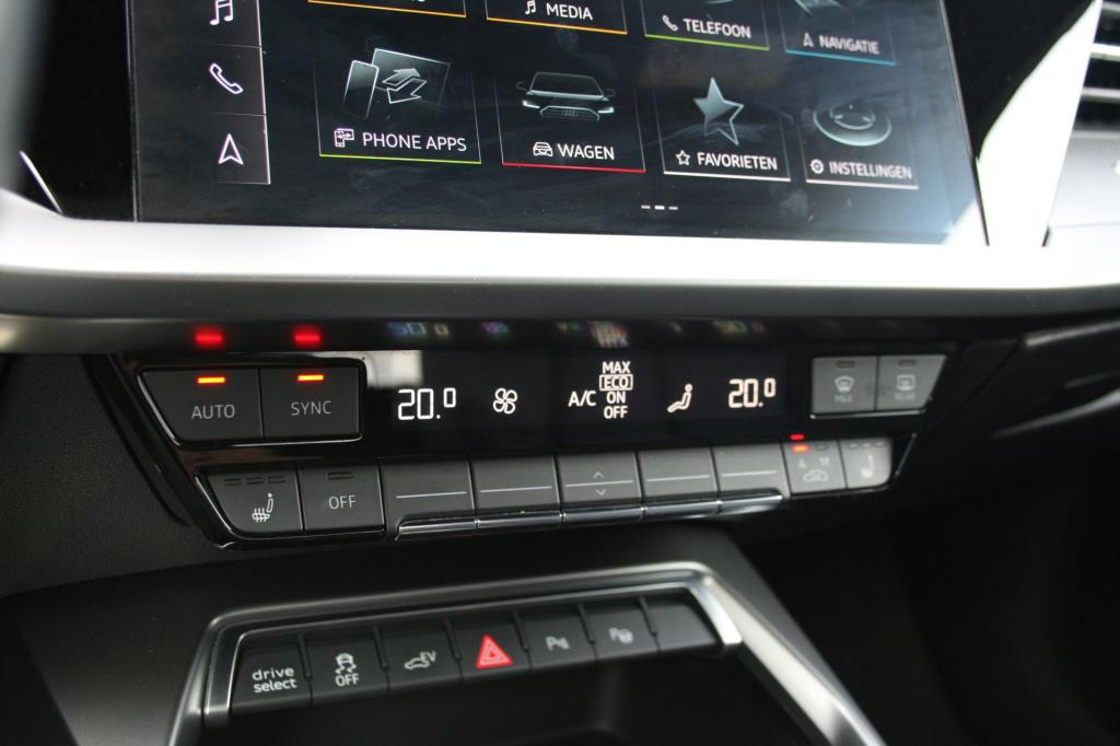 Audi A3 sportback 40 tfsi e s-line / pano / leer / matrix / camera / b&o