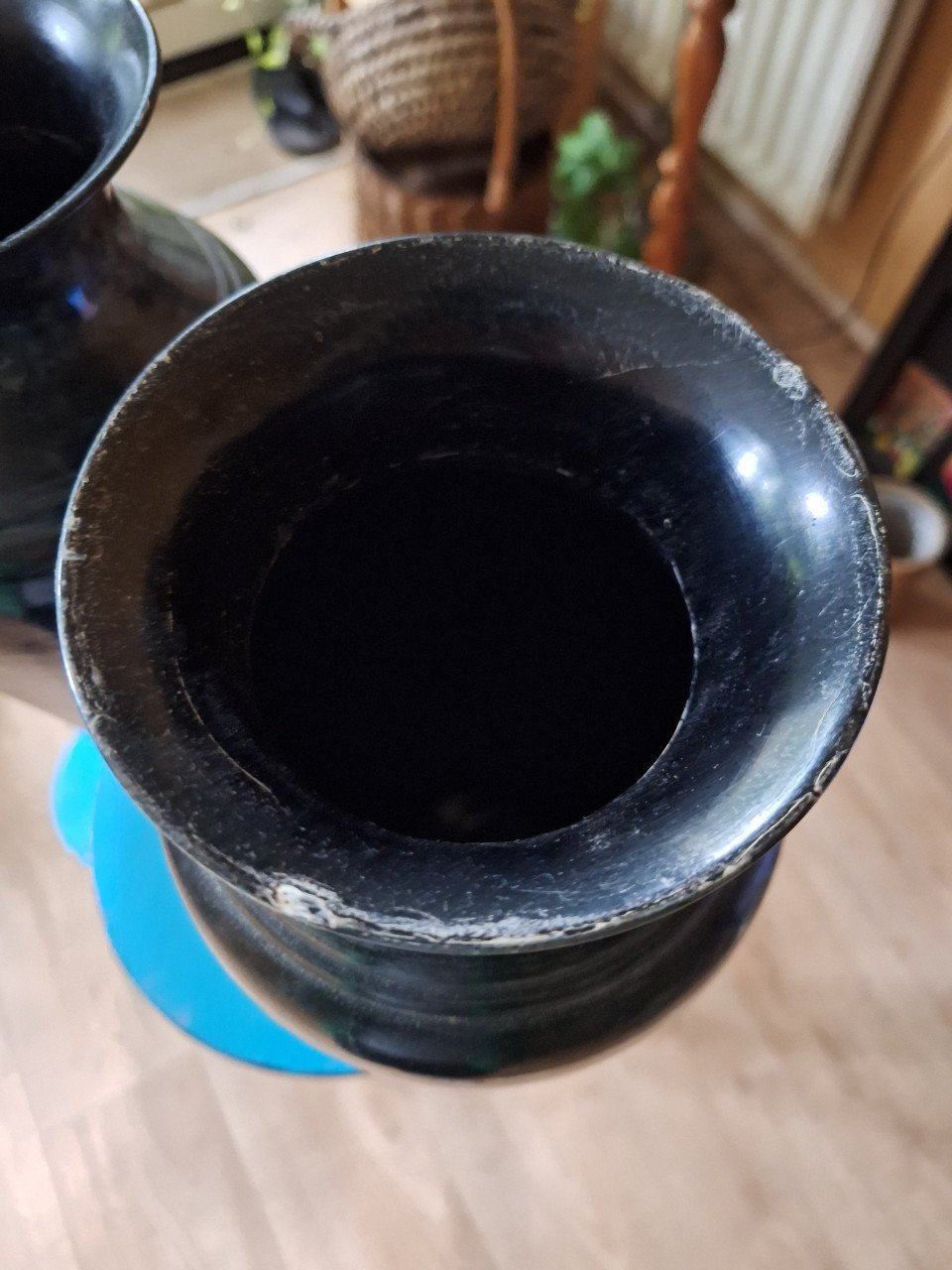 2 metalen vazen