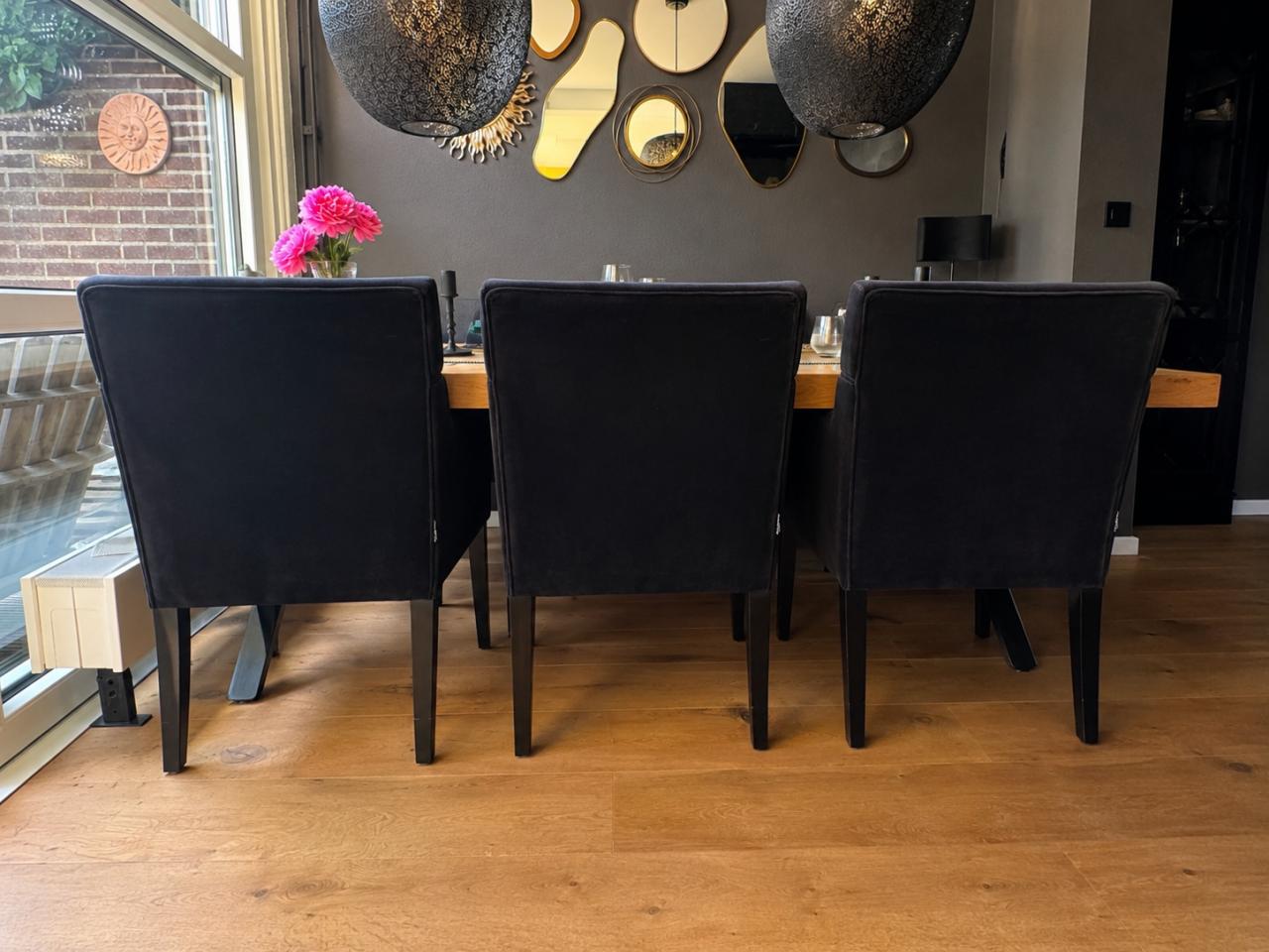 3 mooie zwarte eetkamerstoelen
