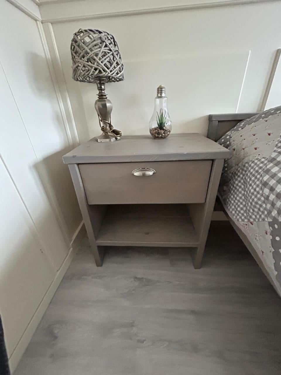 Steigerhouten greywash 2-persoonsbed met bijpassende nachtkastjes