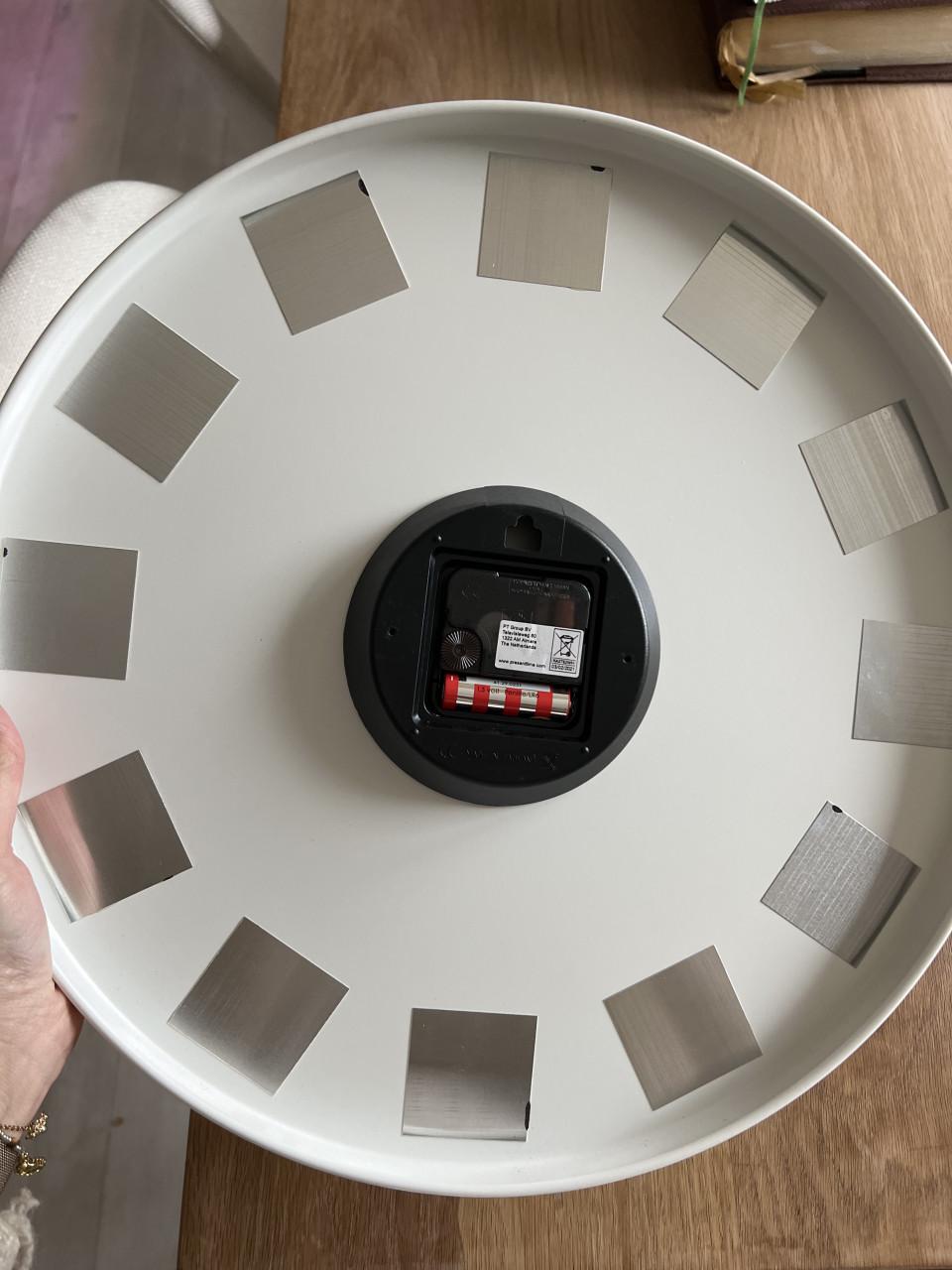 Karlsson klok 40cm wit met goud