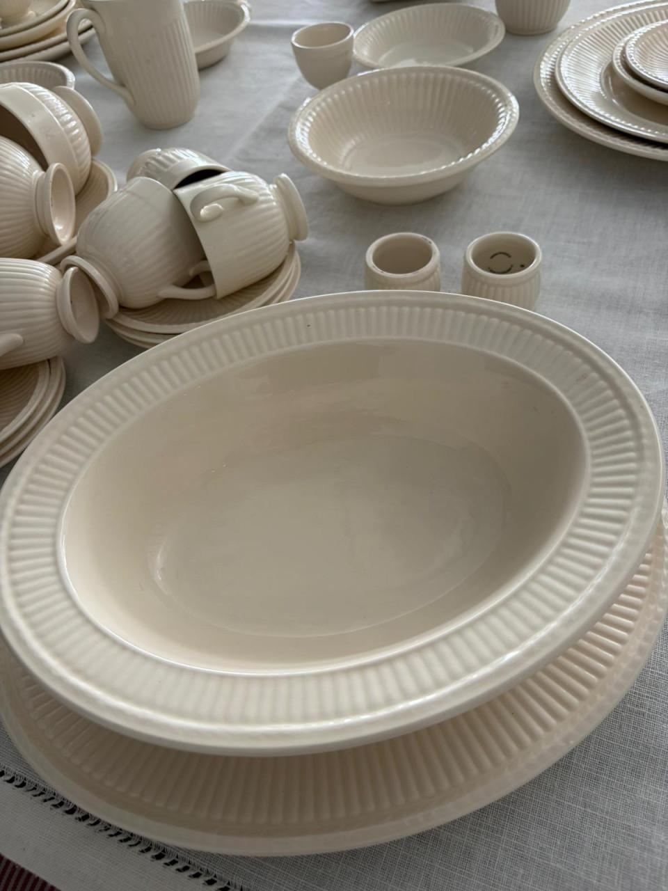 Compleet Wedgewood Edme servies