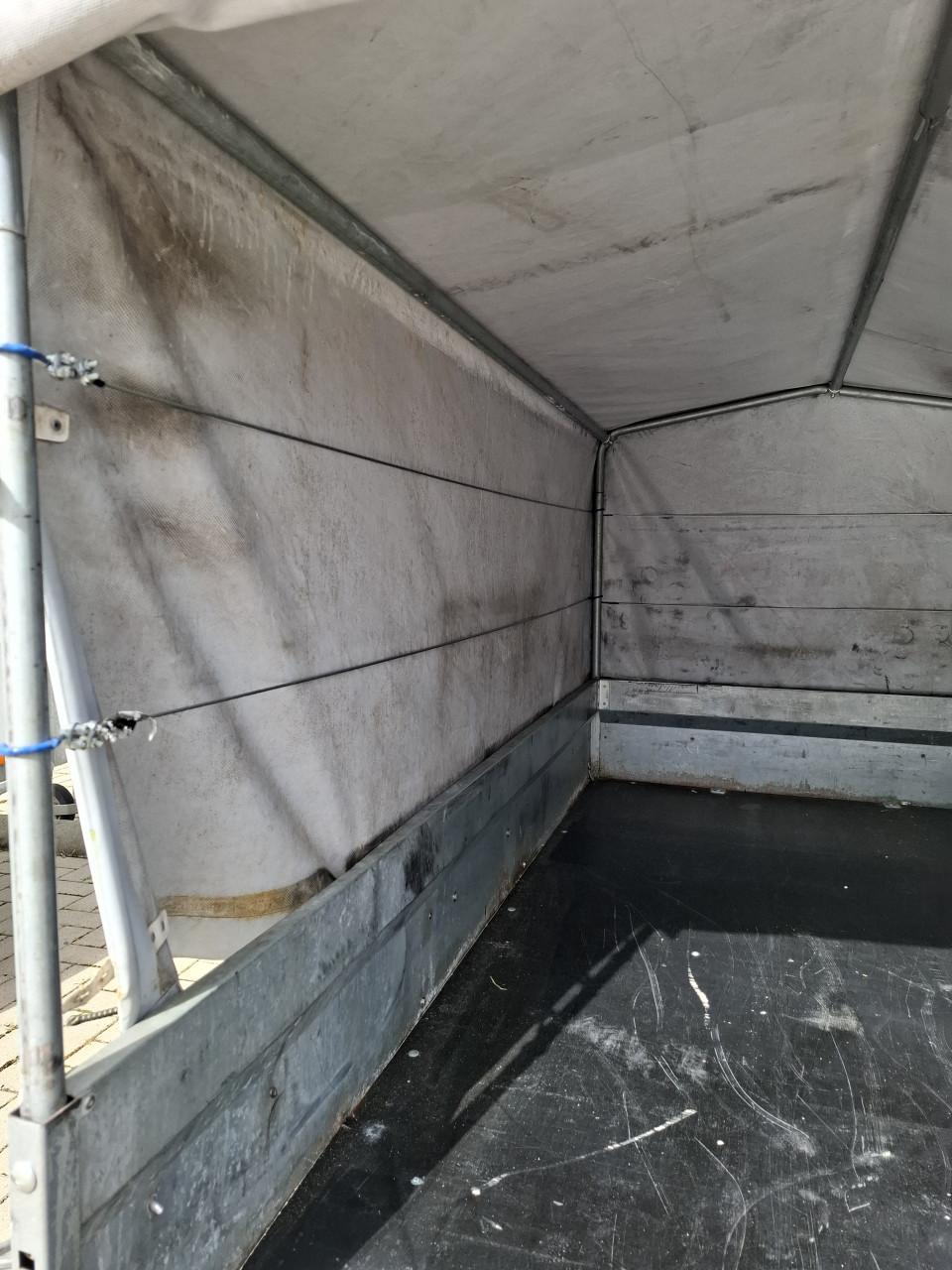 Aanhanger met (afneembare) huif