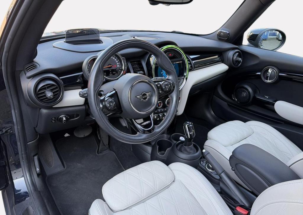 Mini Cooper mini 1.5 60 years edition - automaat / hud / panorama dak / sto