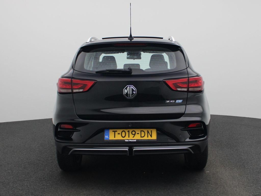 MG Zs Ev long range luxury 70 kwh | panoramadak | leder | apple carplay - a
