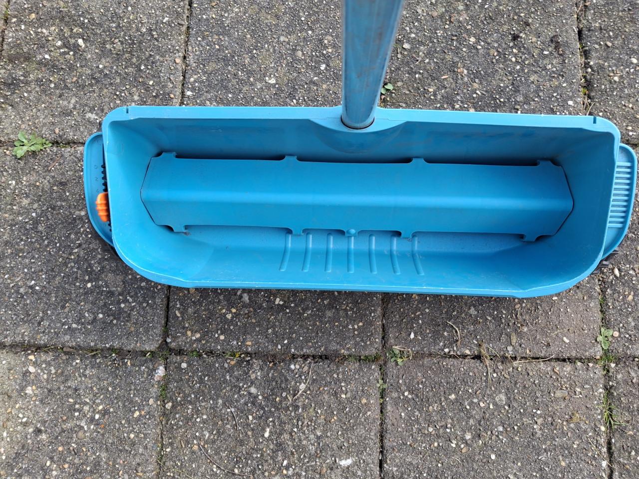 Gardena meststrooiwagen