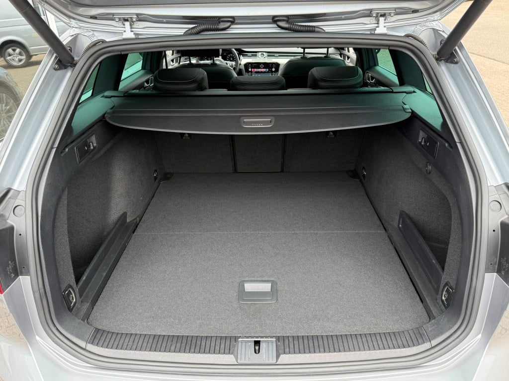 Volkswagen Passat variant 1.4 tsi act highline business r