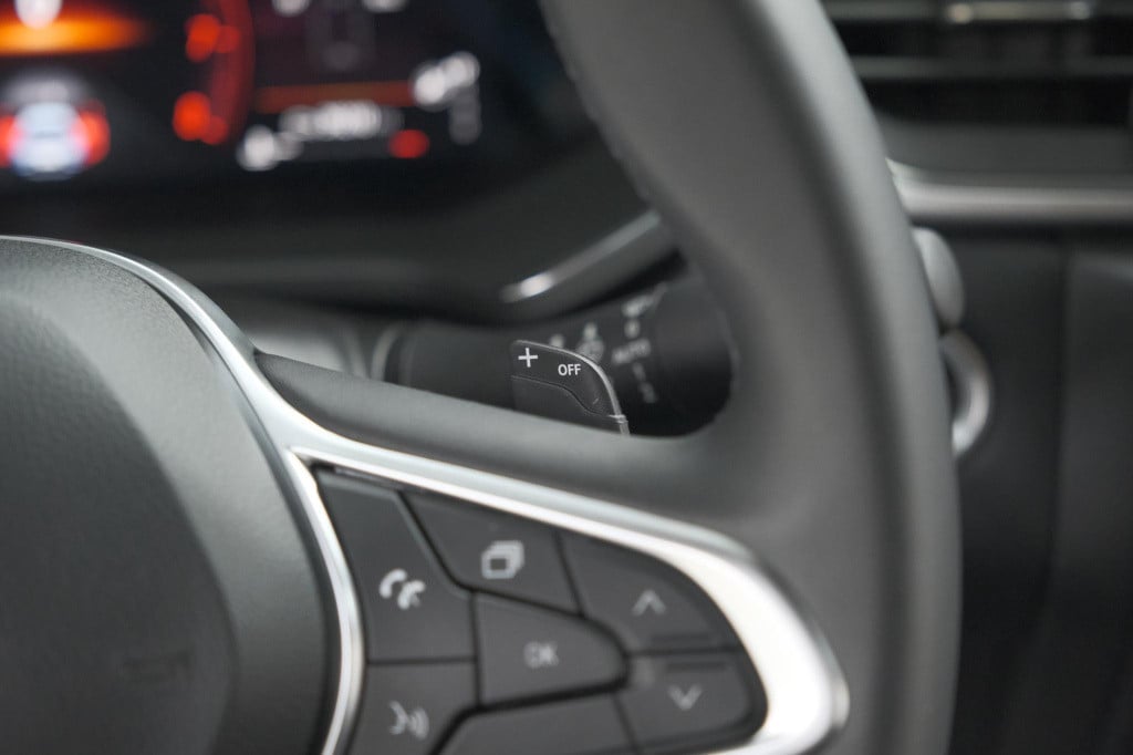 Renault Captur tce 140 edc techno | camera | 9.3 inch groot scherm | stoelv