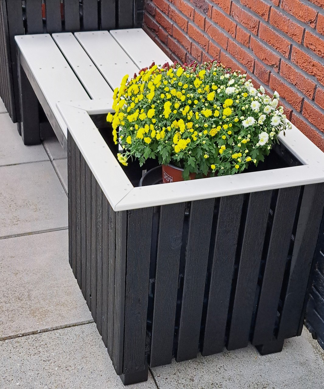 Mooie, stevige tuinbank incl. 2 plantenbakken - strak design