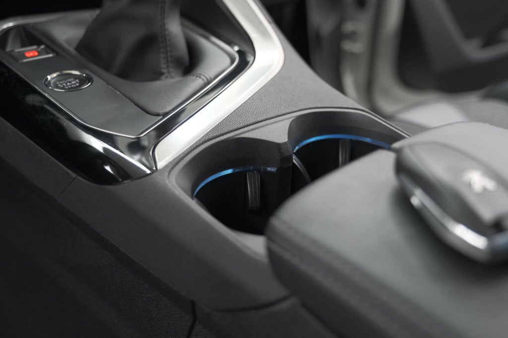 Peugeot 3008 puretech 130 allure | camera | dodehoekdetectie | elektronisch