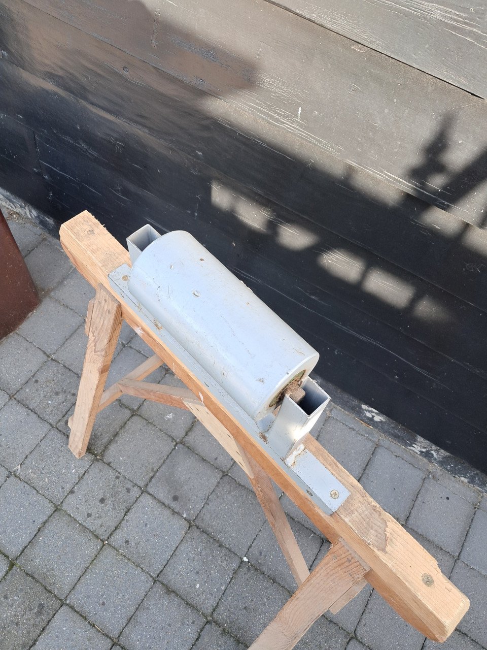 Schraag met rol.