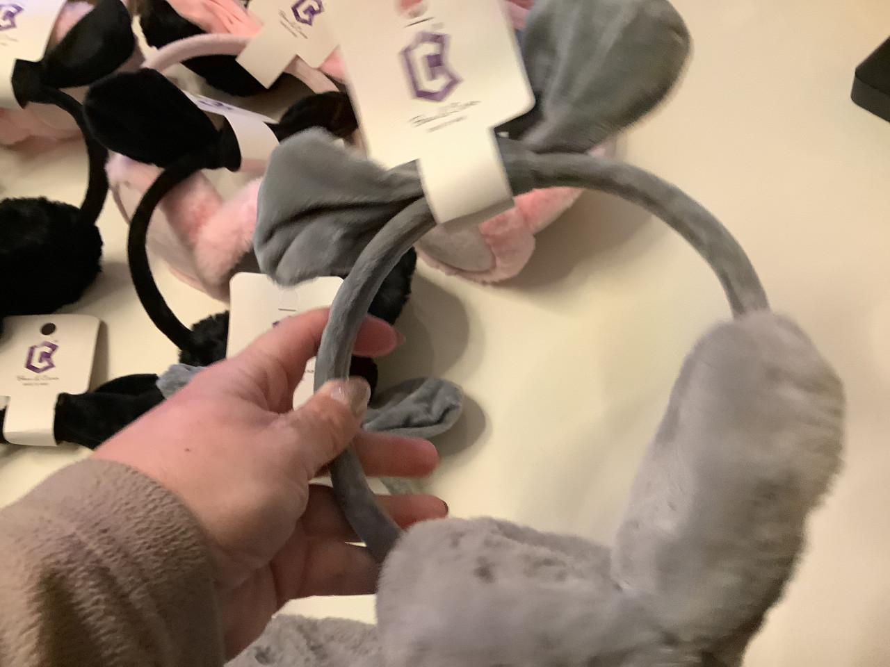 Partij leuke kinder oorwarmers. (Partij 4)