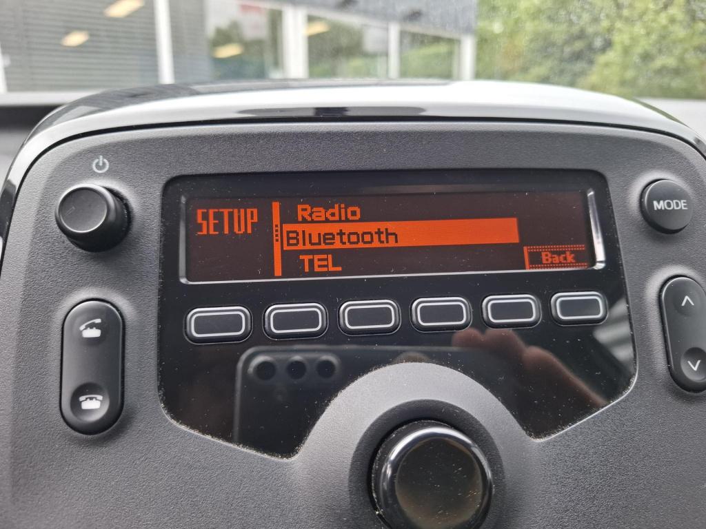 Citroen C1 1.0 vti 72 pk feel 5-drs airco/bluetooth/led