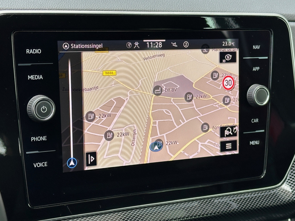 Volkswagen T-cross 1.0 tsi dsg r-line | iq light | dode hoek | keyless | vi