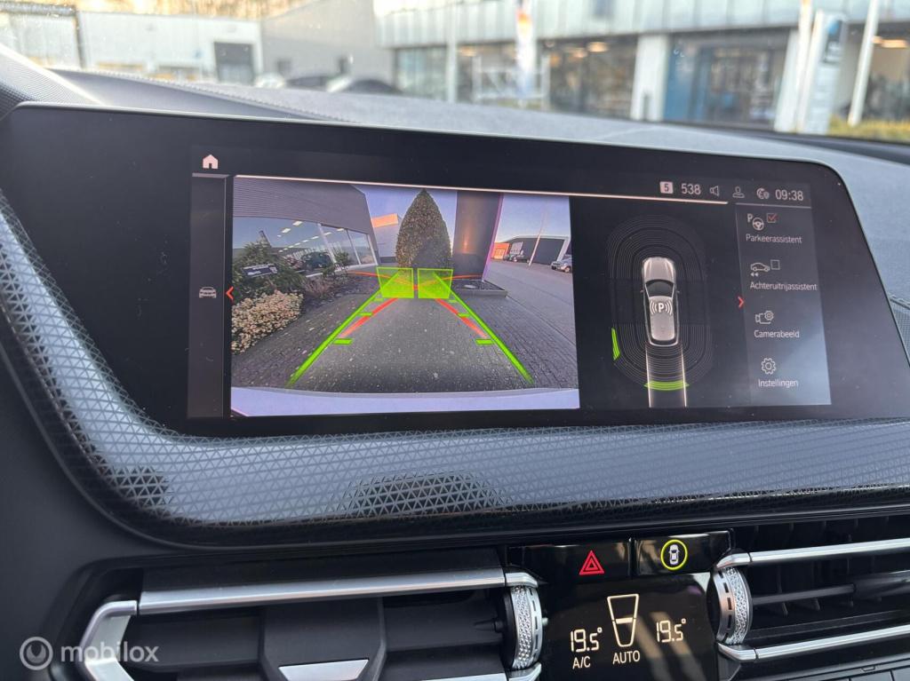 BMW 1 Serie 118i corporate sport virtual cockpit camara