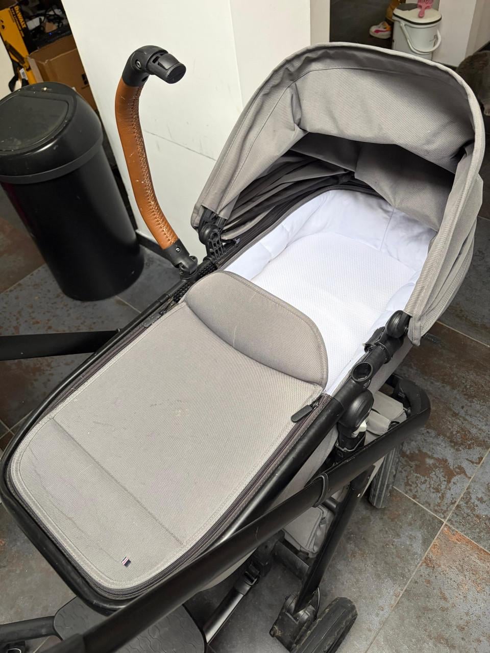 Dubatti One kinderwagen in het grijs