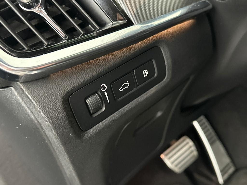Volvo V90 t6 340pk recharge r-design| panodak| adap.cruise| camera| h&k so