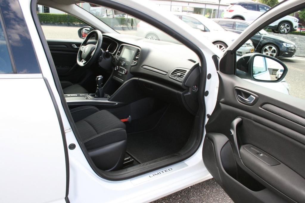 Renault Megane 1.3 tce limited / trekhaak / navi / pdc / keyless