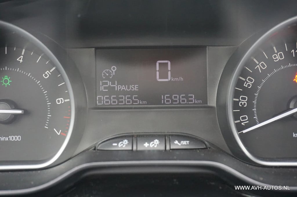 Peugeot 2008 1.2 puretech style