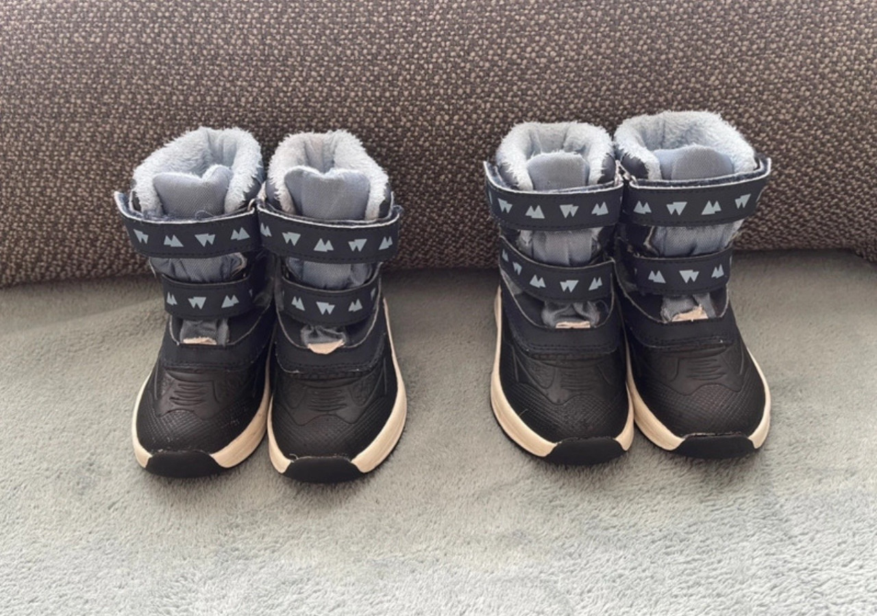Sneeuwlaarsjes / snowboots maat 22/23