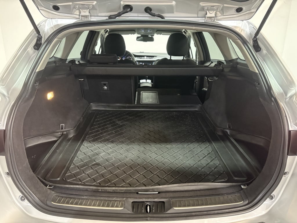 Toyota Avensis touring sports 1.8 vvt-i skyv. ltd