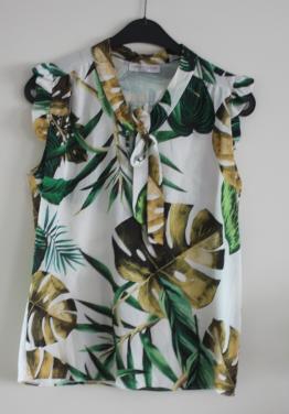 Top met bladeren print  maat 14