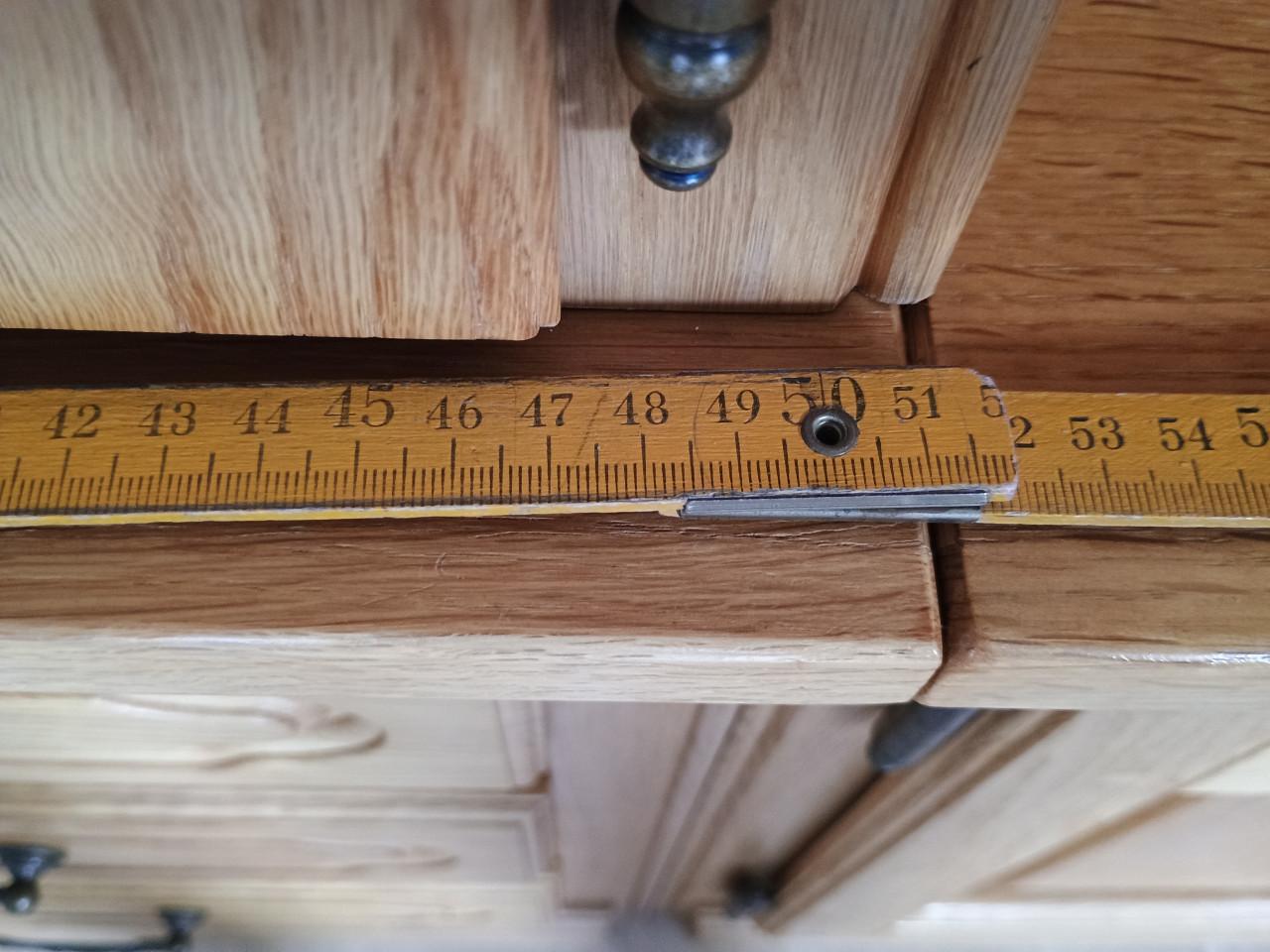 Te koop: licht eiken wandkast