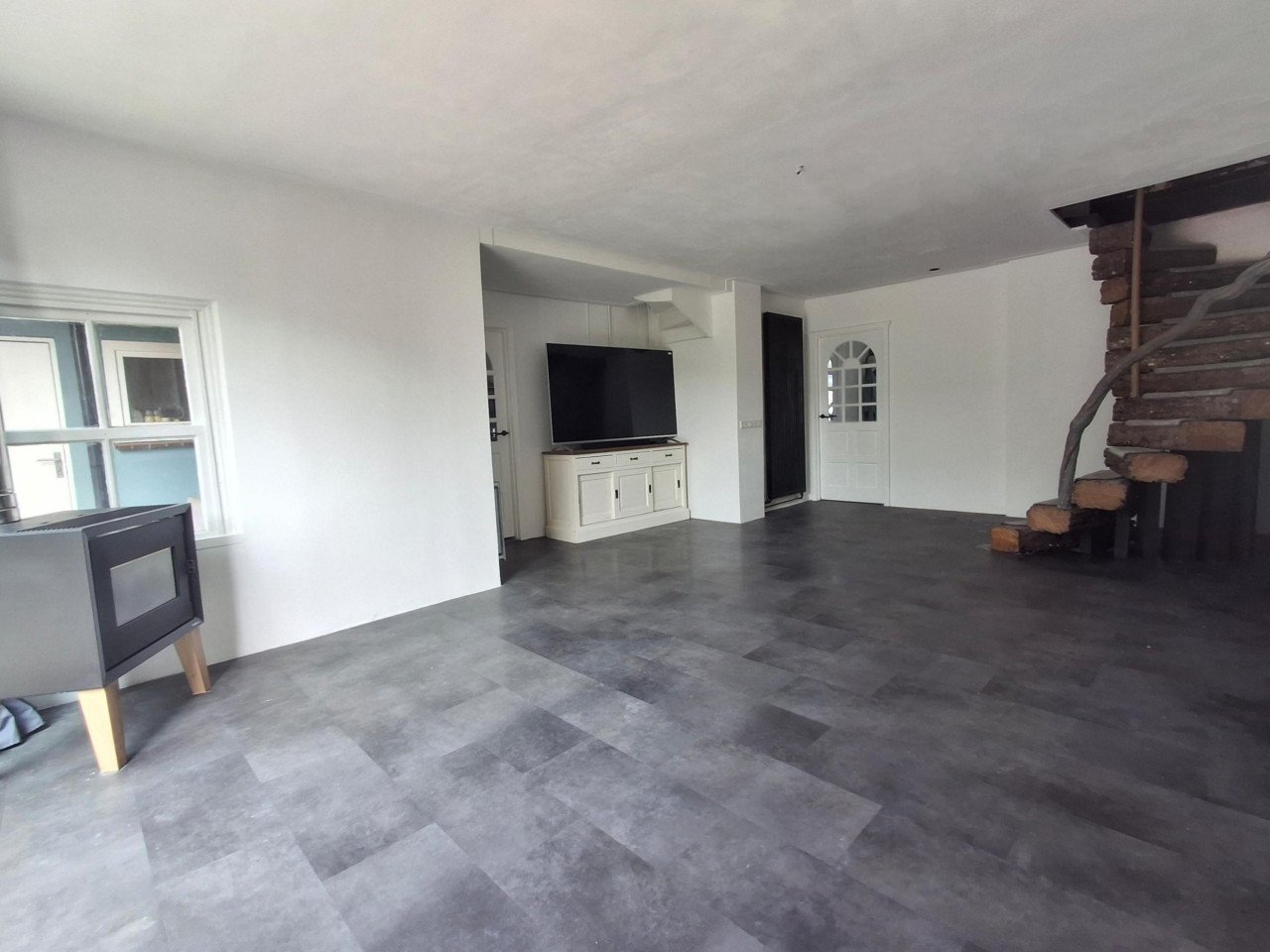 Grote woning te koop vlakbij haven en strand!