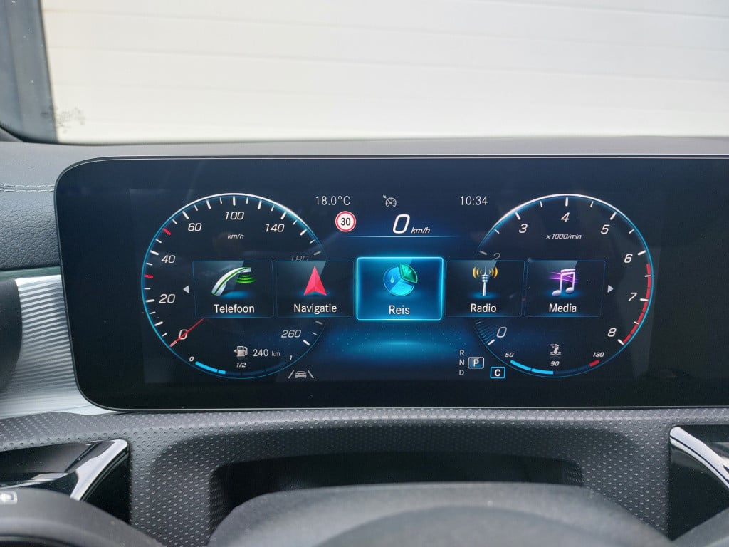 Mercedes-Benz Cla shooting brake 250 premium plus | zeer rijk uitgerust