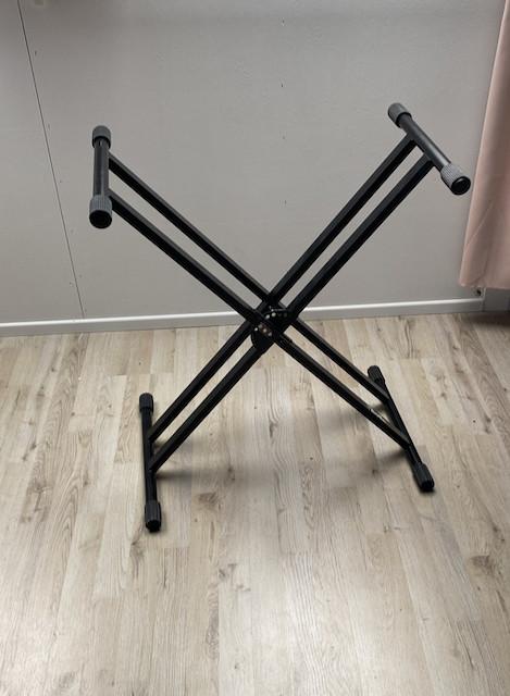 Standaard voor keyboard / toetsen / digitale piano