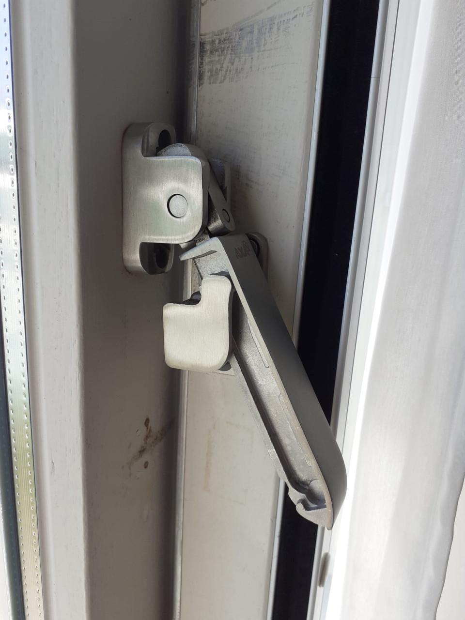 AXA Kierstandhouder (type EX) Geborsteld RVS: deuren/ramen