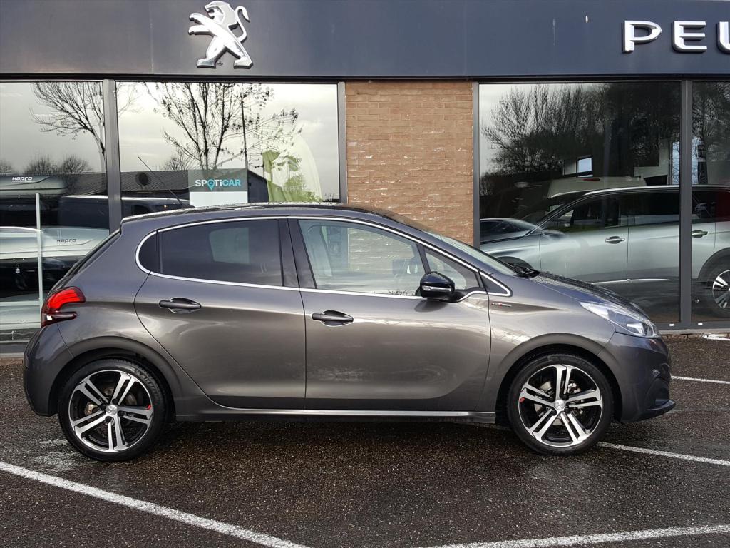 Peugeot 208 gt-line 1.2-110pk 5d vol-automaat(eat6) navigatie | trekhaak | 