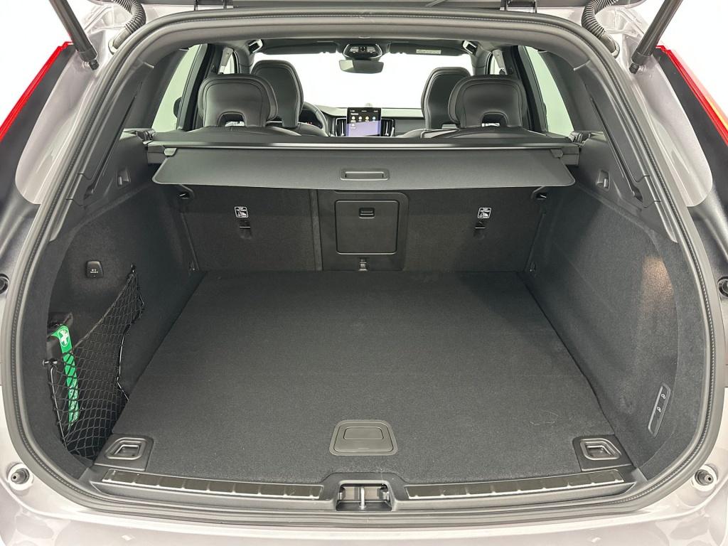 Volvo XC60 t8 awd ultra dark executive edition