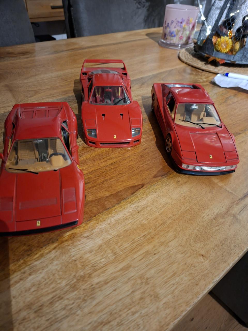 Tevkoop 3 ferrari's  1 op 18