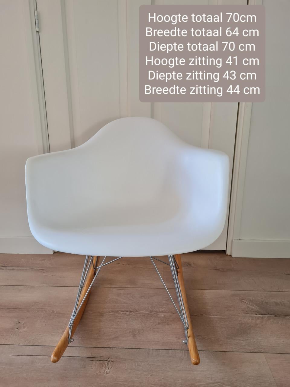 Eames schommelstoel replica