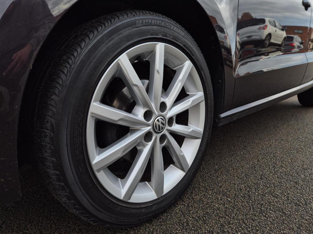 Volkswagen Polo 1.2 tsi lounge / 5- deurs / cruisecontrol / stoelverwarming