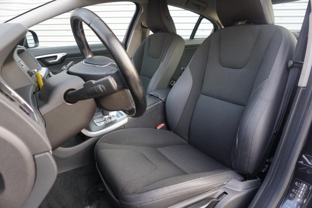 Volvo S60 1.6 t4 momentum automaat - climate / navi / cruise / parkeers. / 