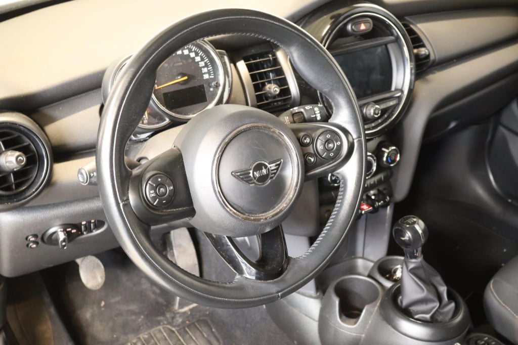 Mini One mini 1.5 first salt nl auto,btw, carplay, all season, cruise,