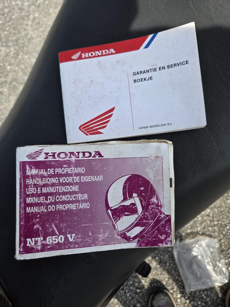 Honda NT650V Deauville