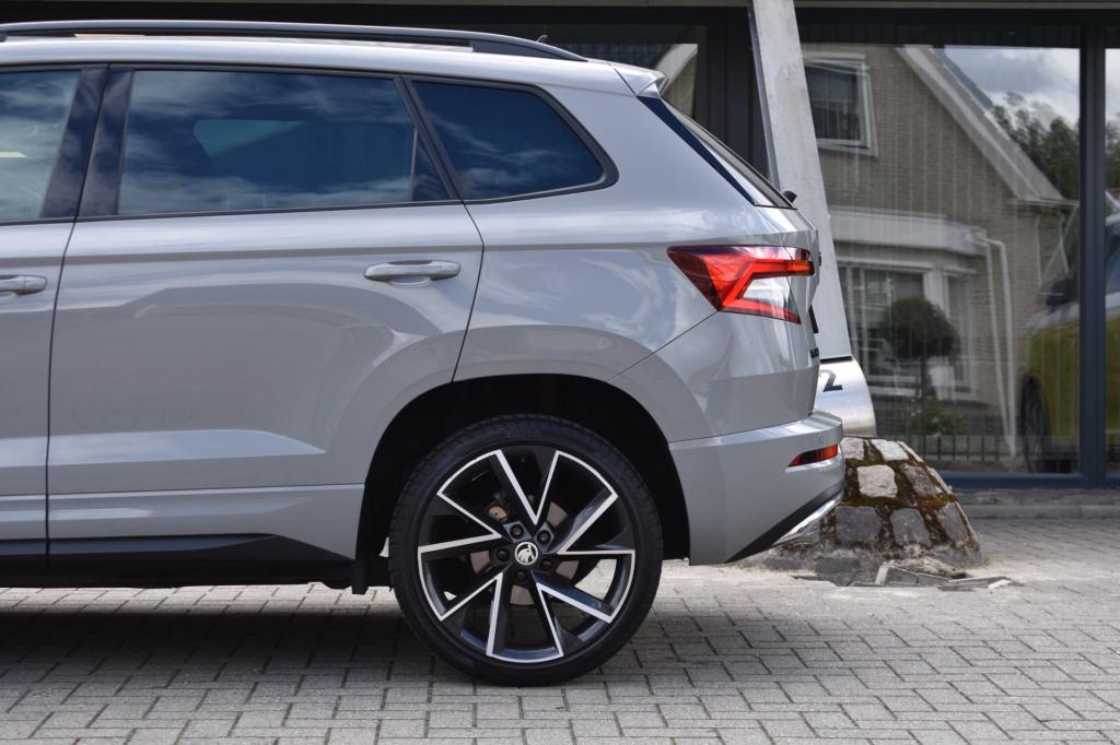 Skoda Karoq 1.5 tsi act sportline | camera | nap | stoelverwarming | apple 