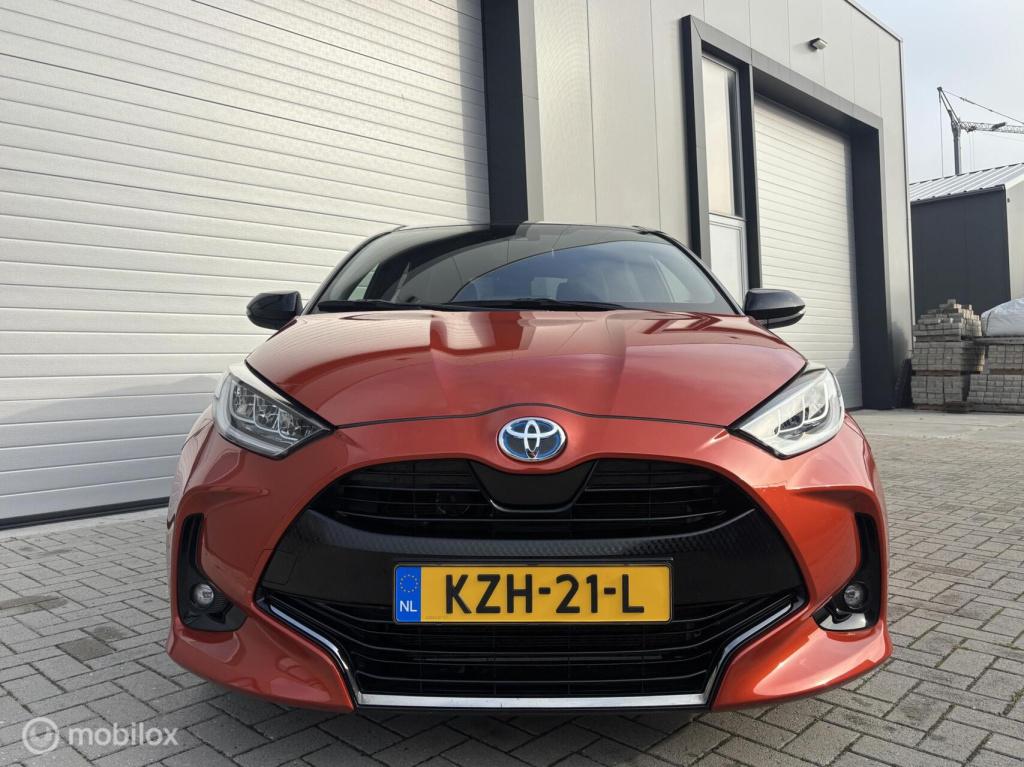 Toyota Yaris 1.5 hybrid executive