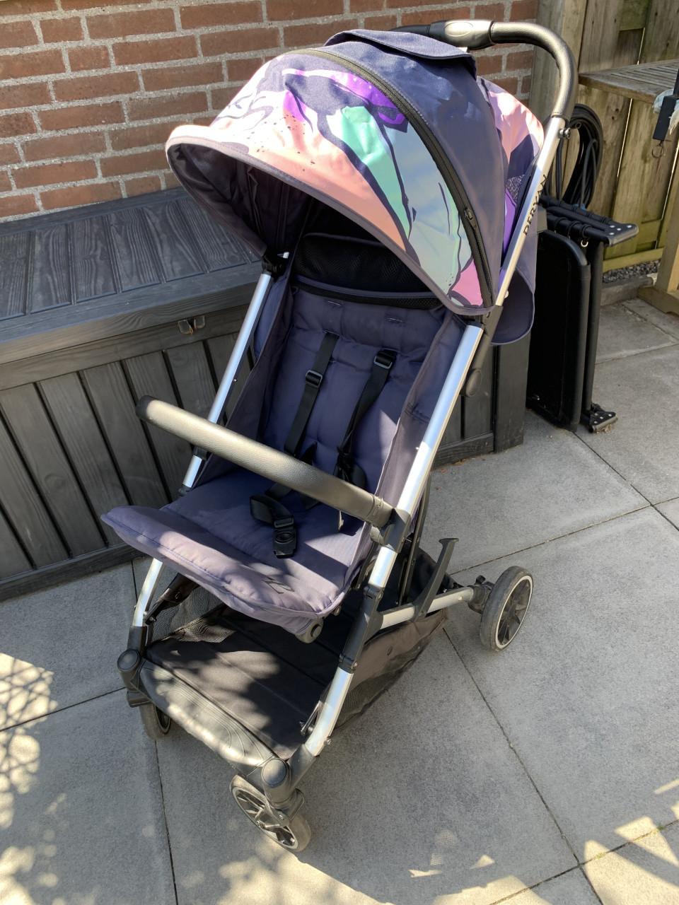 Compacte Deryan buggy, ideaal als handbagage