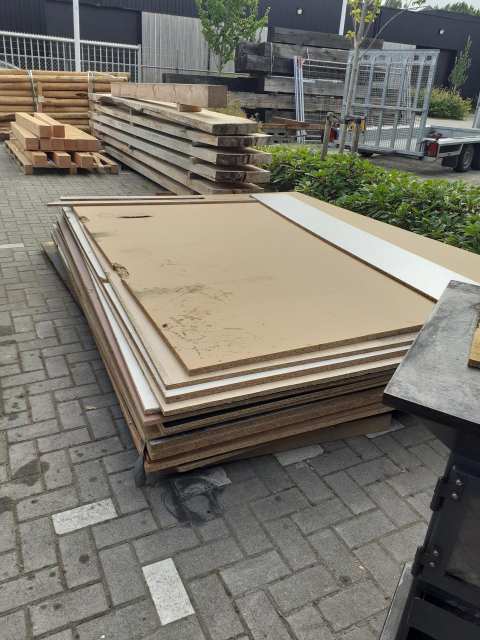 Gratis partij grote dikke platen 2 x 3 meter GRATIS