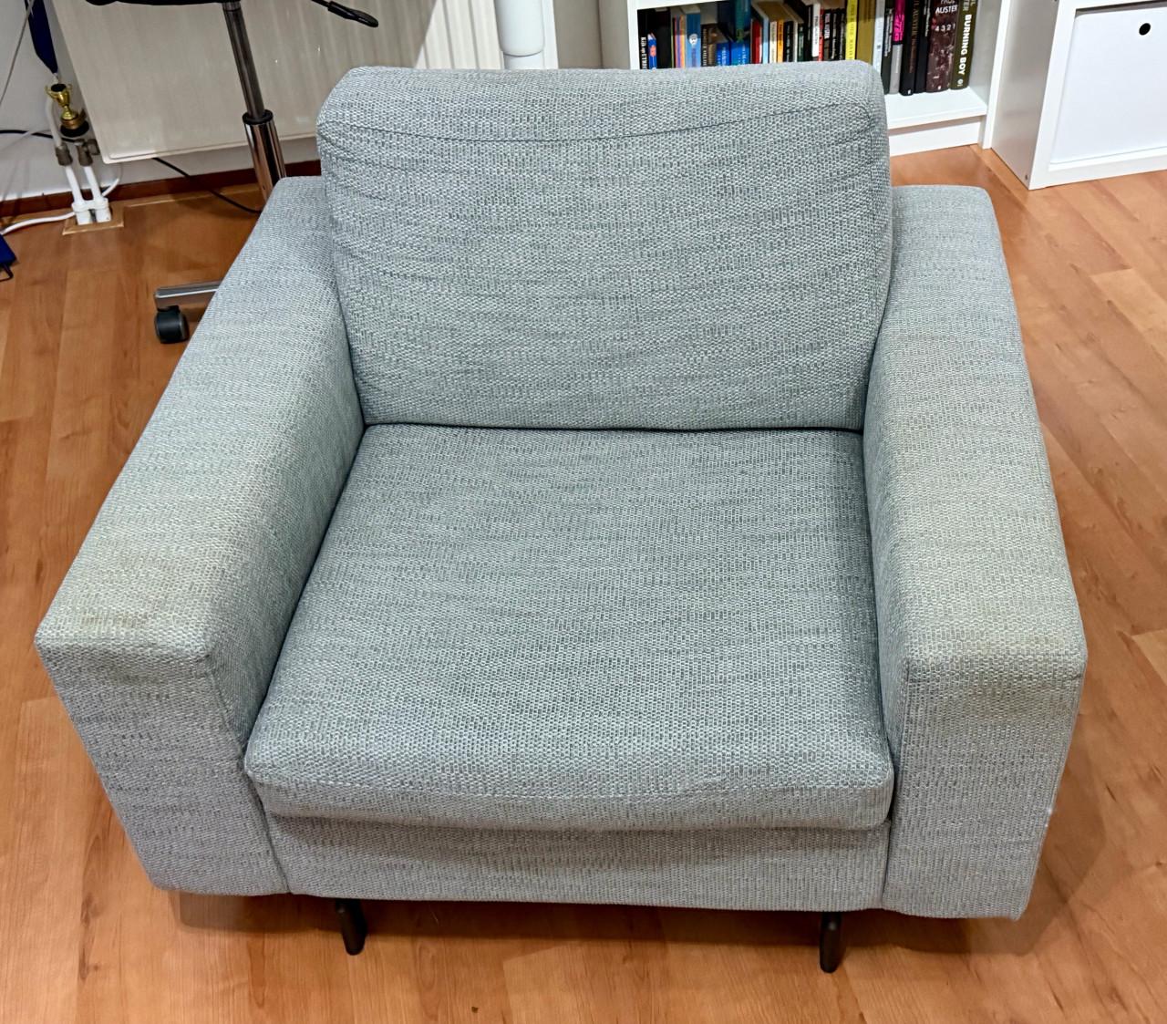 Fauteuil van Zuiver livhtgrijs