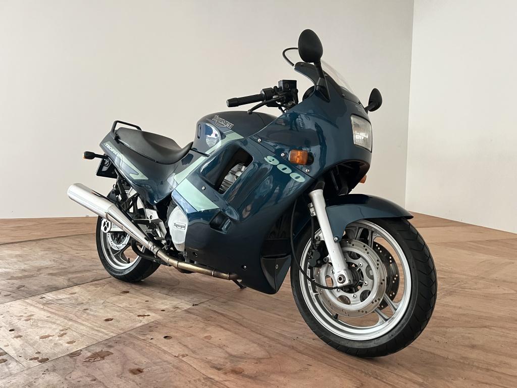 Triumph Trophy tour 900