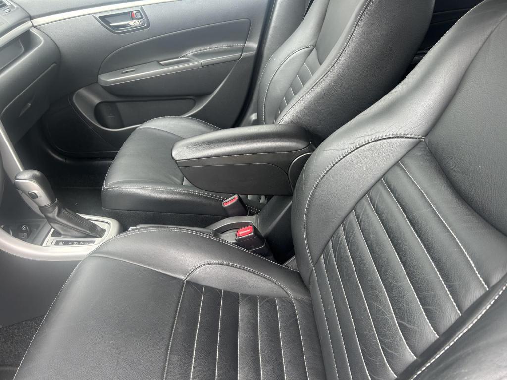 Suzuki Swift 1.2 exclusive automaat|leer|topstaat|trekhaak