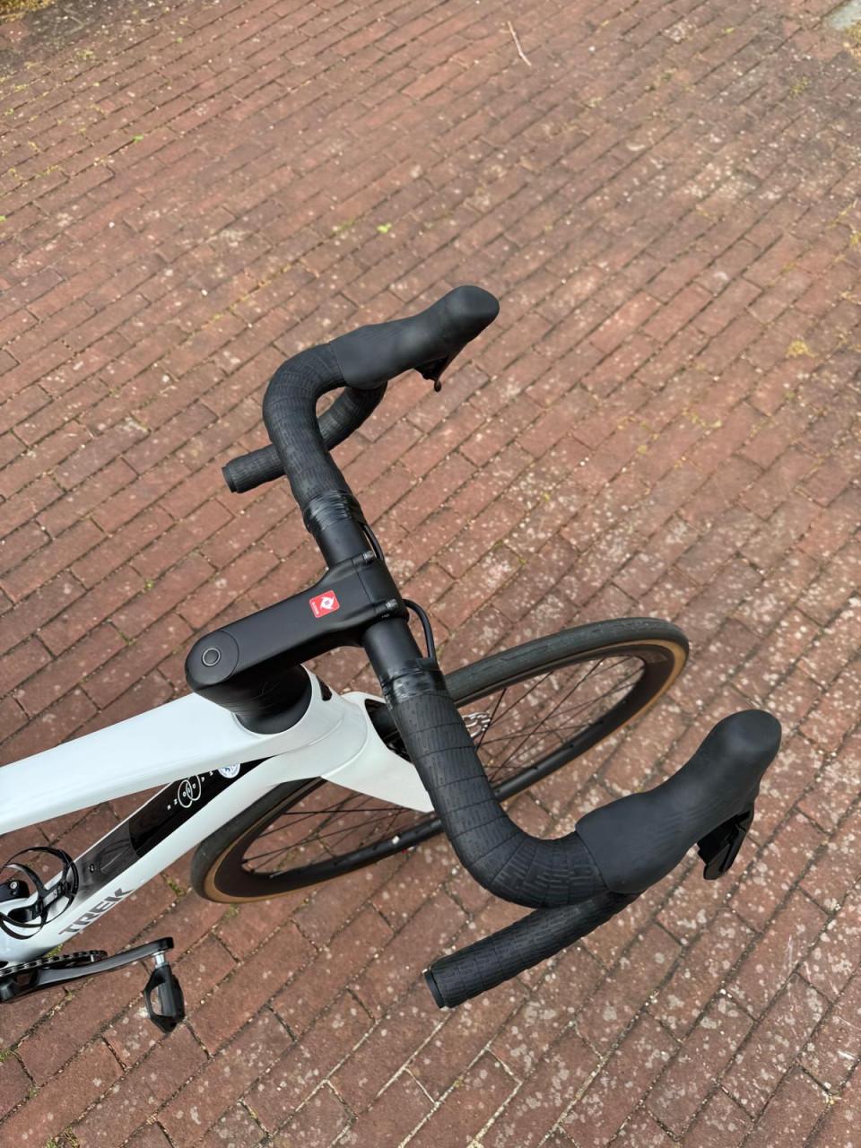 Trek Madone SL6 Zo goed als nieuw 105 DI2 !!
