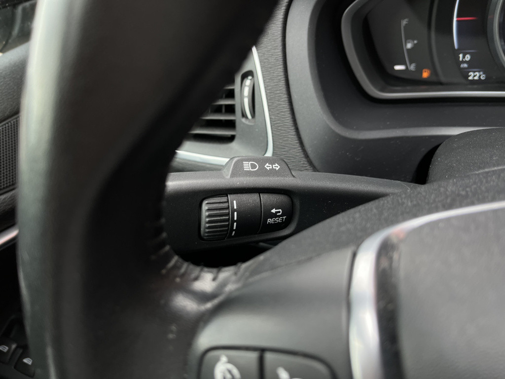 Volvo V40 2.0 t3 momentum | cruise | lmv 17'' | navi